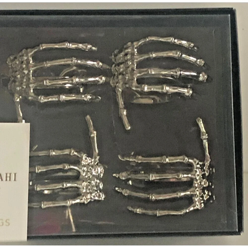 Halloween Set of 6 Skeleton Hand Hands Silver Napkin Rings Metal Isaac Mizrahi